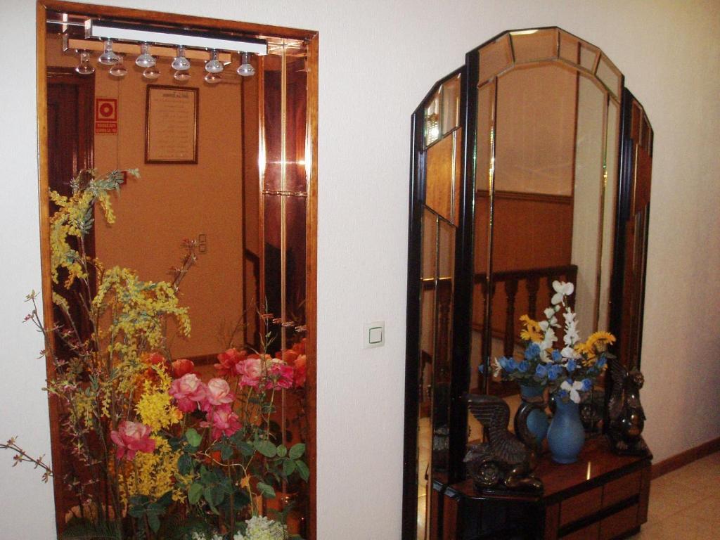 Hotel Los Hermanos Ocaña エクステリア 写真