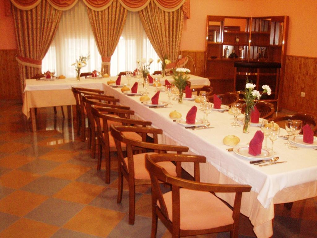 Hotel Los Hermanos Ocaña エクステリア 写真
