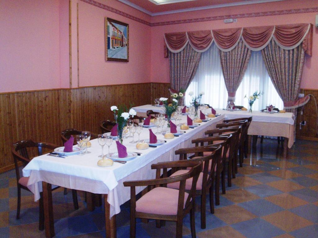 Hotel Los Hermanos Ocaña エクステリア 写真