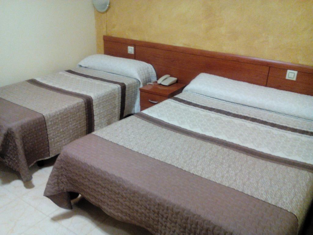 Hotel Los Hermanos Ocaña エクステリア 写真